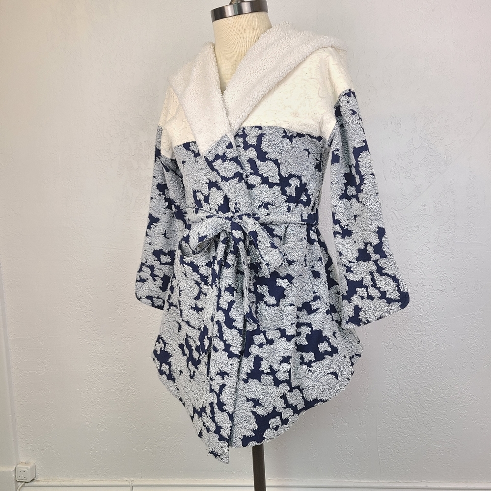 Lilka by Anthropologie Navy Sherpa Lined Hooded Robe - Picture 3 of 16